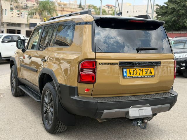 טויוטה לנד קרוזר