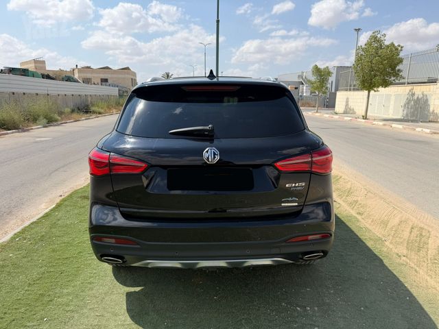 אם ג'י EHS PHEV