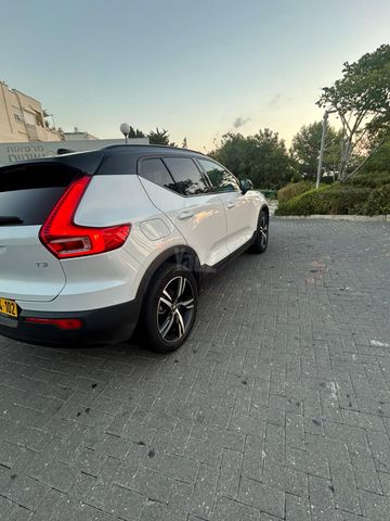 וולוו XC40