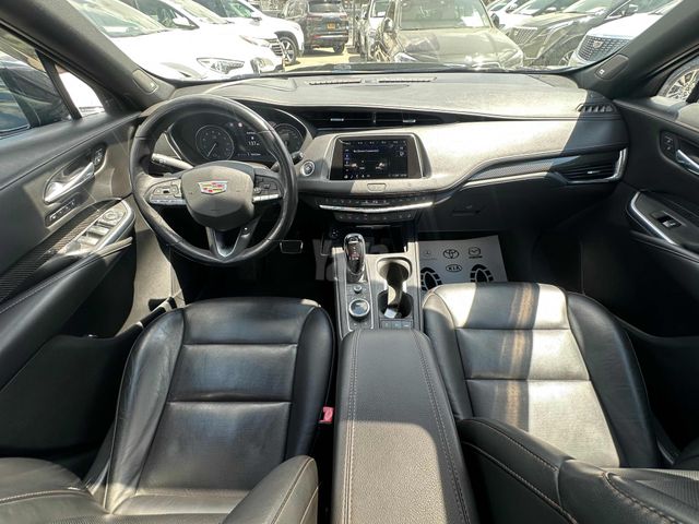 קאדילק XT4