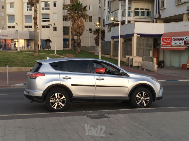 טויוטה RAV4