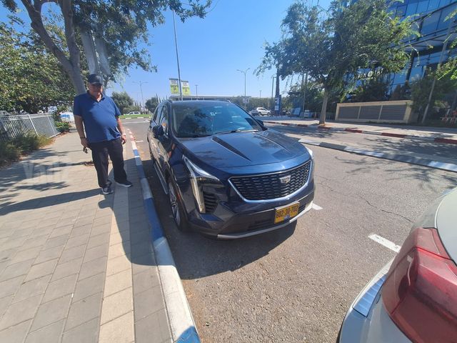 קאדילק XT4