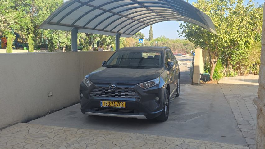 מודעת רכב טויוטה RAV4