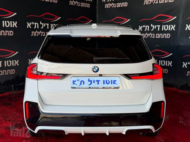ב מ וו X1
