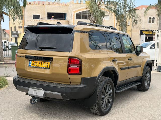 טויוטה לנד קרוזר