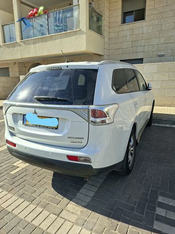 מיצובישי אאוטלנדר