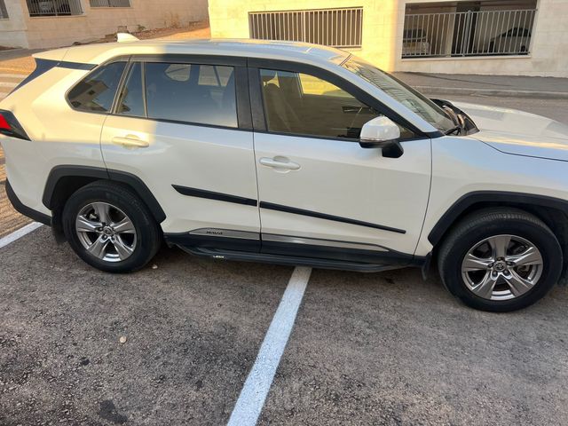 טויוטה RAV4