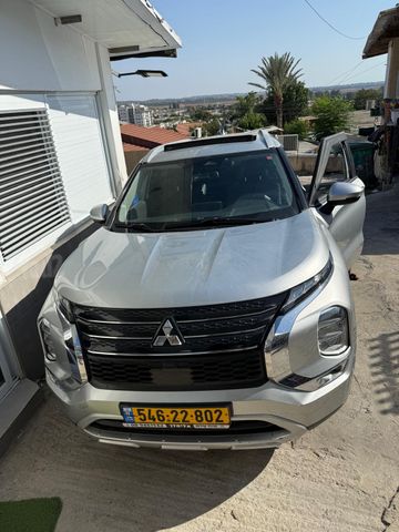 אאוטלנדר Instyle אוט׳ 2.5 (181 כ״ס)