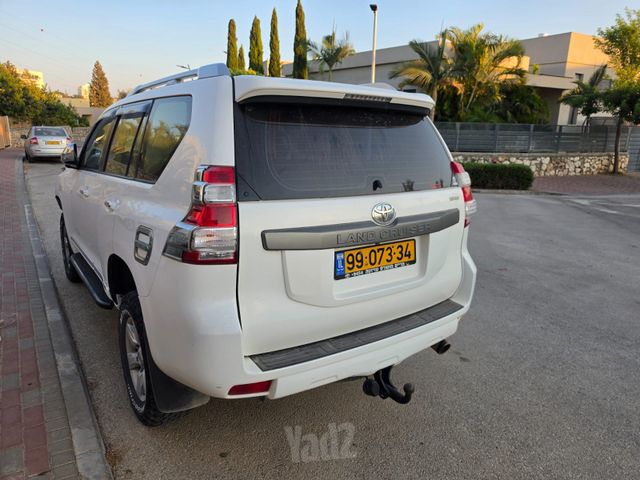 טויוטה לנד קרוזר
