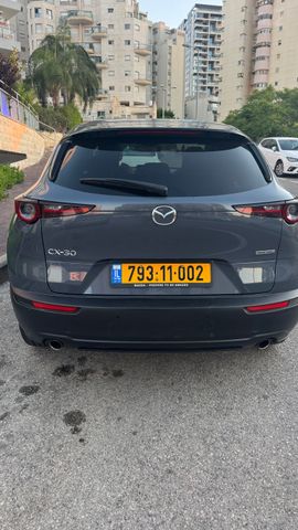 מודעת רכב מאזדה CX-30