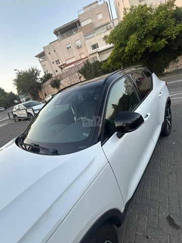 וולוו XC40