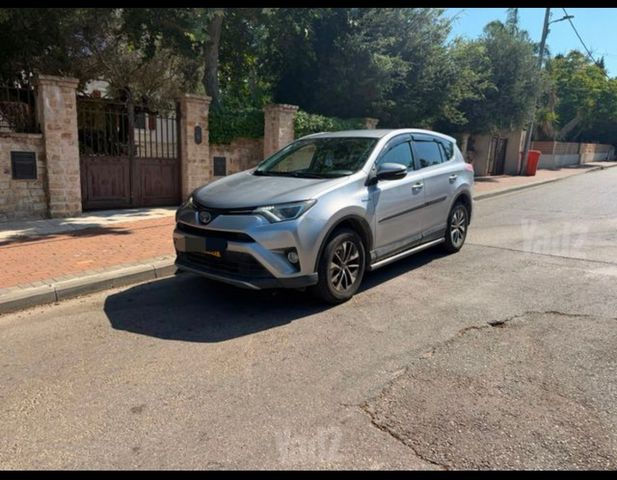 טויוטה RAV4