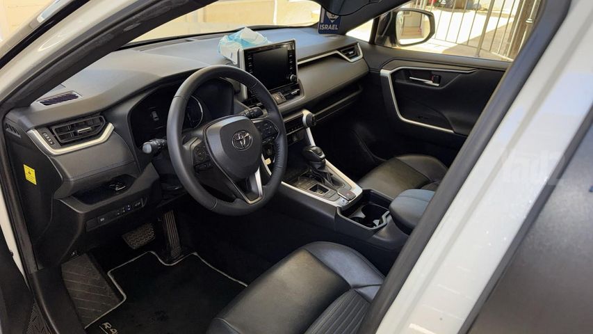 טויוטה RAV4