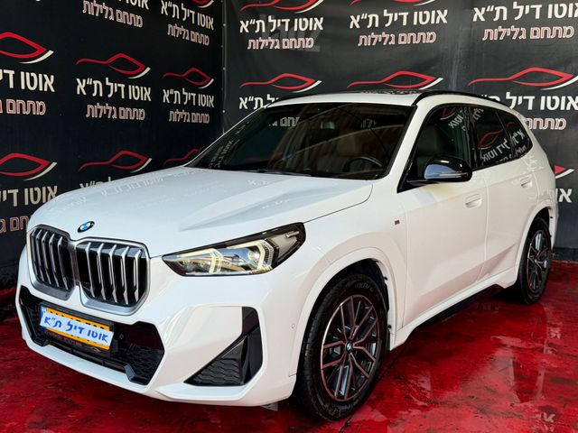 ב מ וו X1
