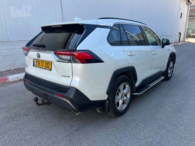 טויוטה RAV4