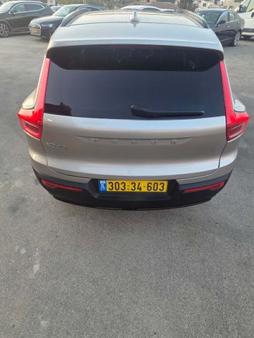 וולוו XC40