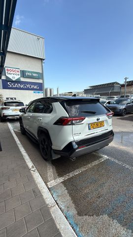 טויוטה RAV4