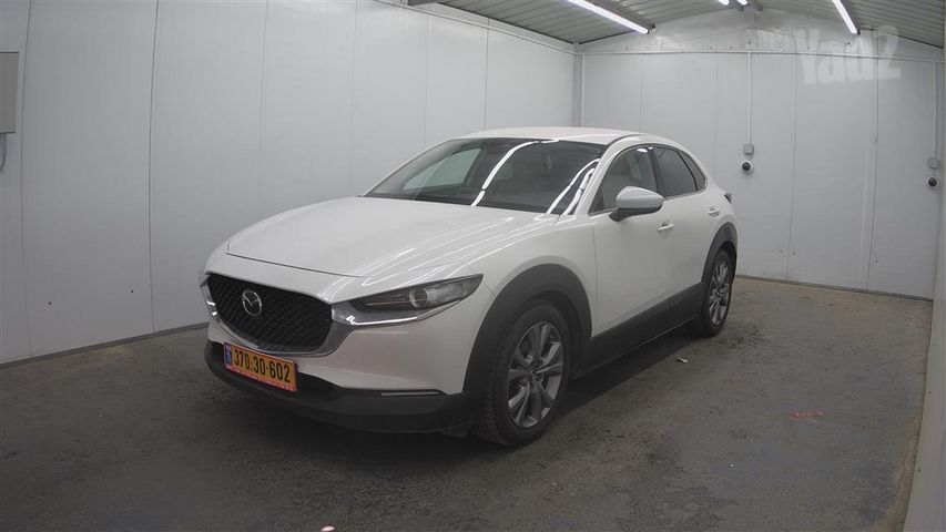 מודעת רכב מאזדה CX-30