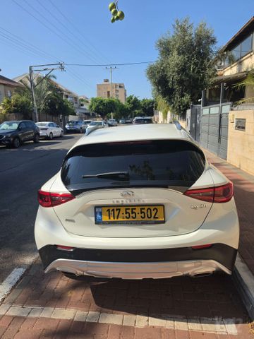 אינפיניטי QX30