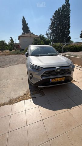 טויוטה RAV4