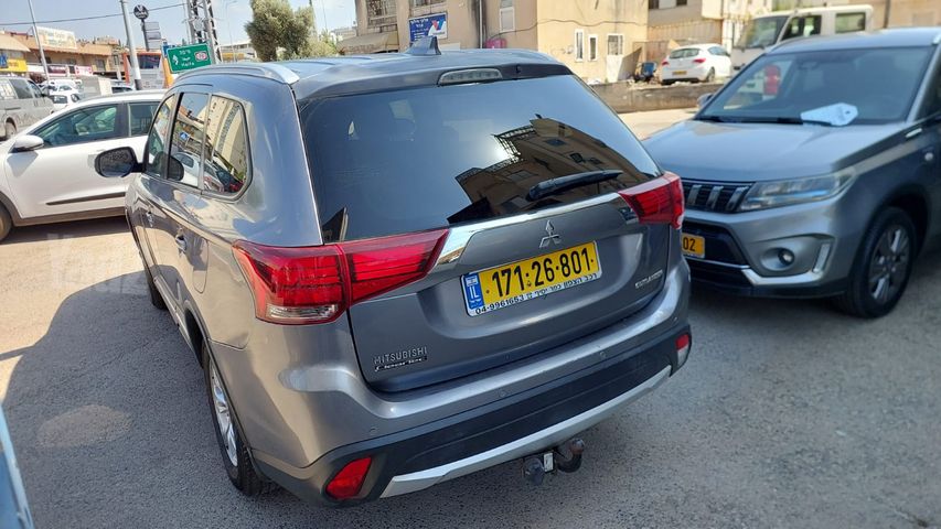 מיצובישי אאוטלנדר