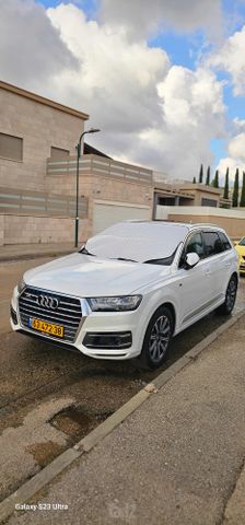 מודעת רכב אאודי Q7