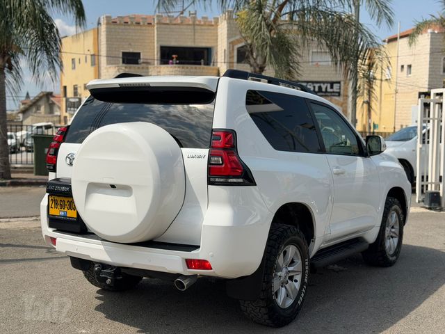 טויוטה לנד קרוזר