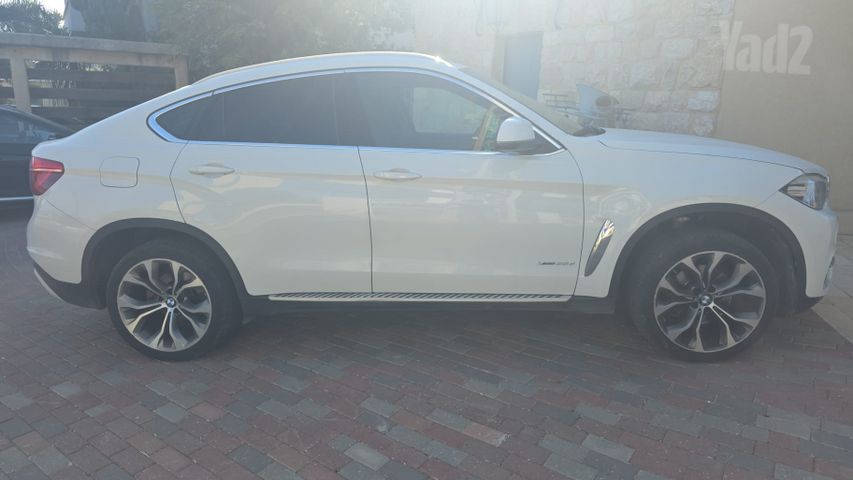 ב מ וו X6