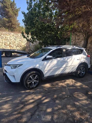טויוטה RAV4