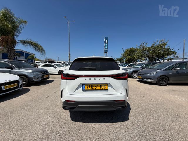 לקסוס NX