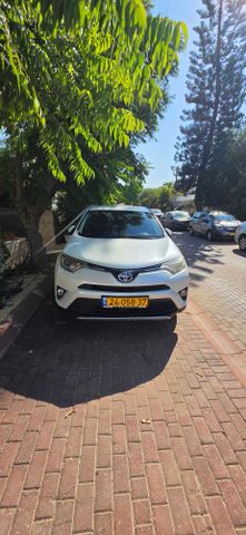 טויוטה RAV4
