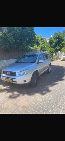 מודעת רכב טויוטה RAV4