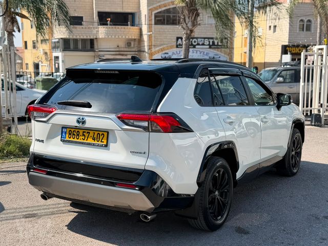 טויוטה RAV4
