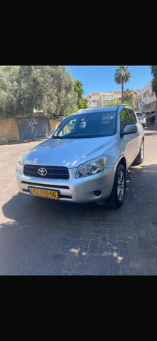 טויוטה RAV4