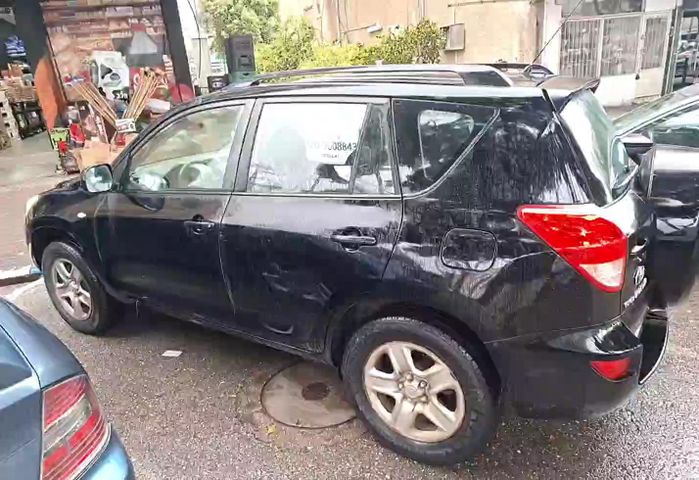 מודעת רכב טויוטה RAV4