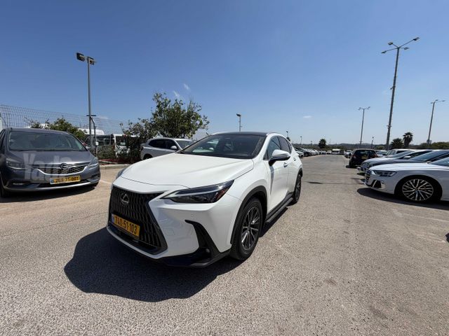 לקסוס NX