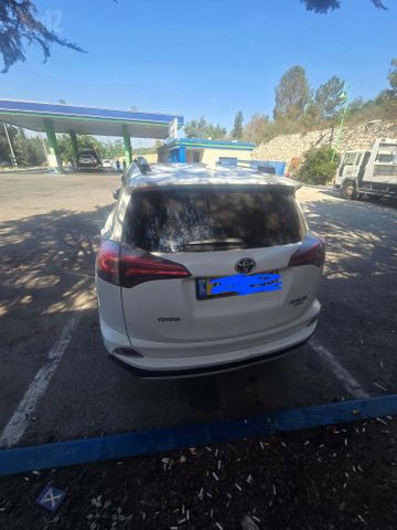 מודעת רכב טויוטה RAV4
