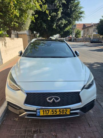 אינפיניטי QX30