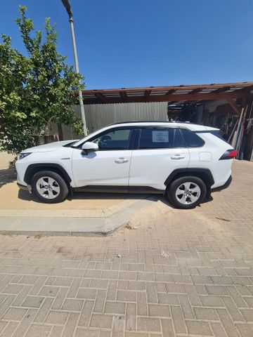 טויוטה RAV4