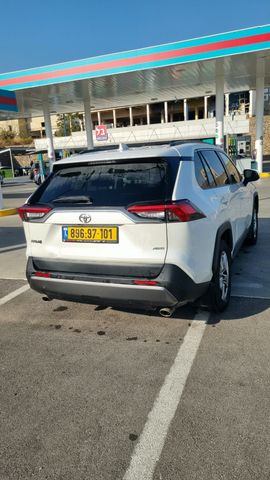 טויוטה RAV4