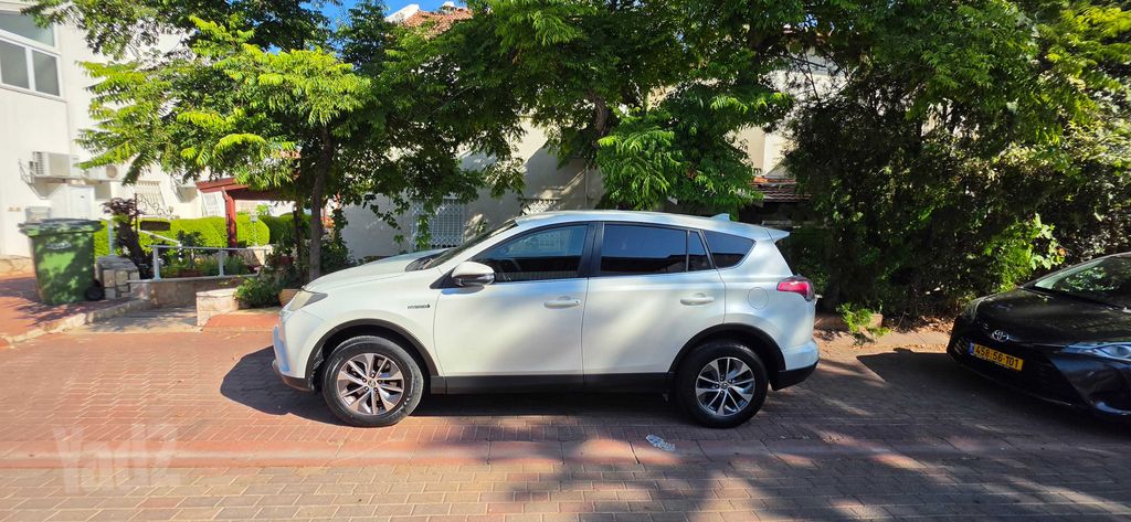 מודעת רכב טויוטה RAV4