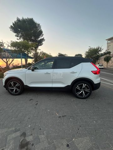 וולוו XC40