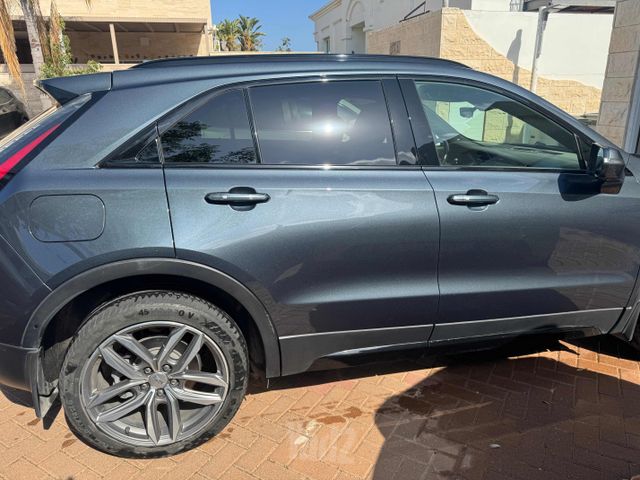קאדילק XT4