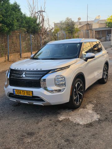 מיצובישי אאוטלנדר