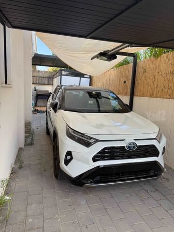 מודעת רכב טויוטה RAV4