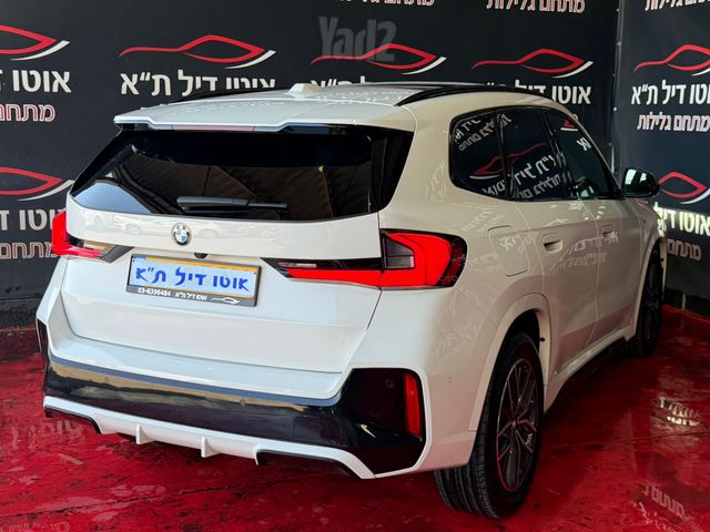 ב מ וו X1