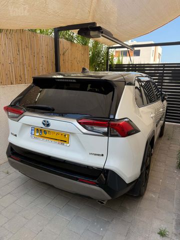טויוטה RAV4