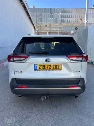 טויוטה RAV4