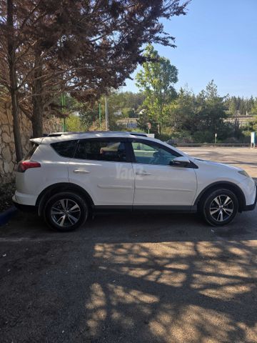 טויוטה RAV4