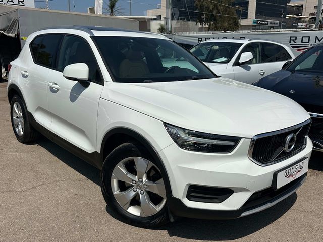 מודעת רכב וולוו XC40
